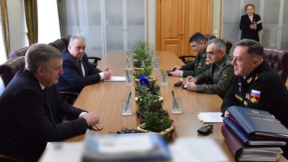 В Брянской области Центральная конкурсная комиссия Минобороны работает