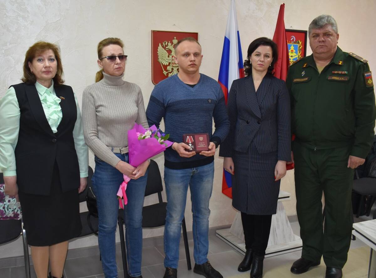 Семьям двух погибших в ходе СВО клетнянцев вручили Орден Мужества