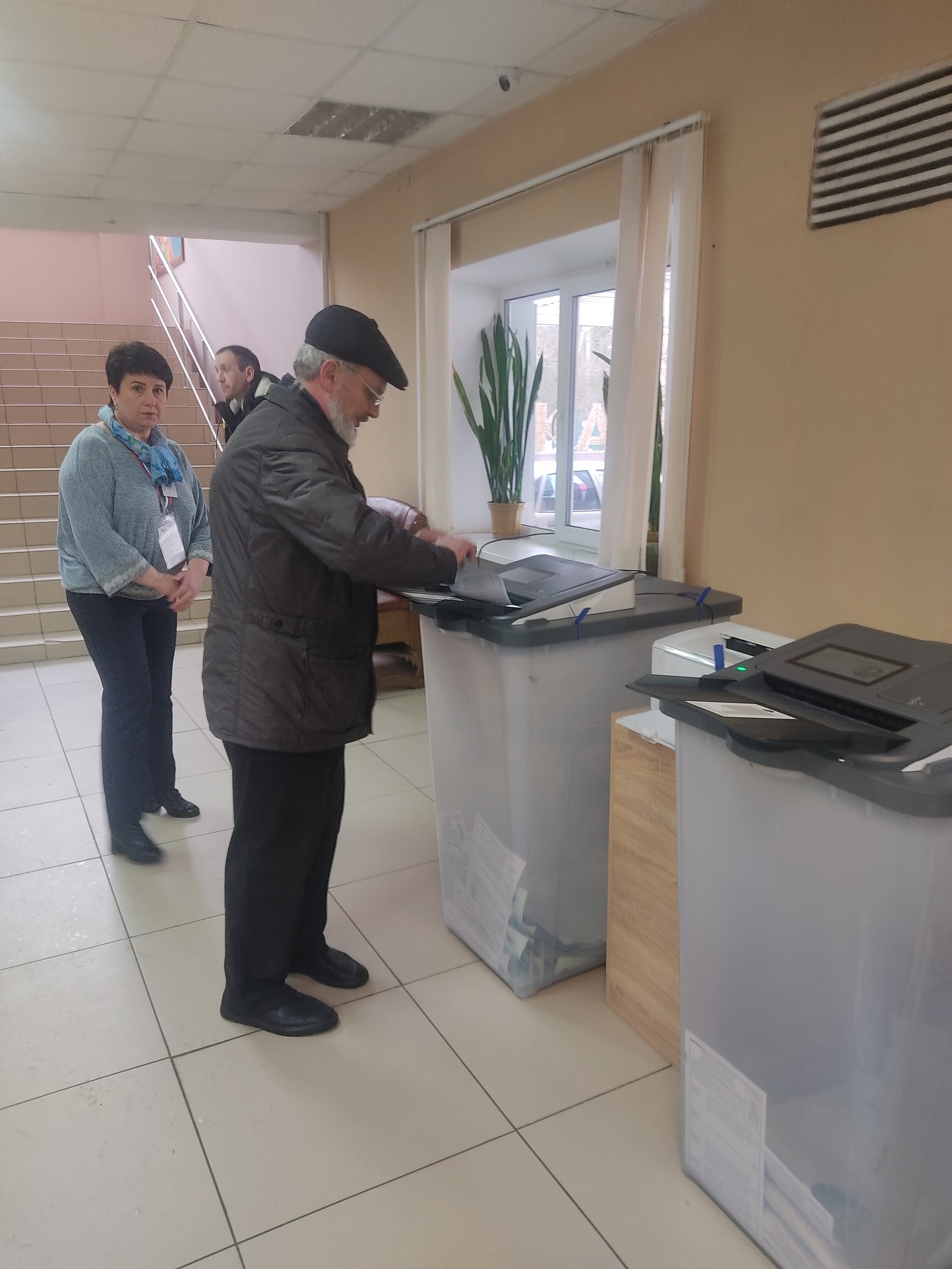 Настоятель крачевского храма во имя Архистратига Михаила проголосовал за кандидата в Президенты РФ