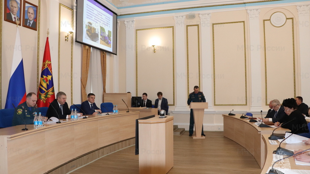 В Брянской области подготовлено к пожароопасному сезону более 8000 человек и 2000 единиц техники