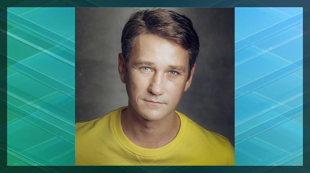 Брянский актёр Антон Шагин удостоен высокой награды