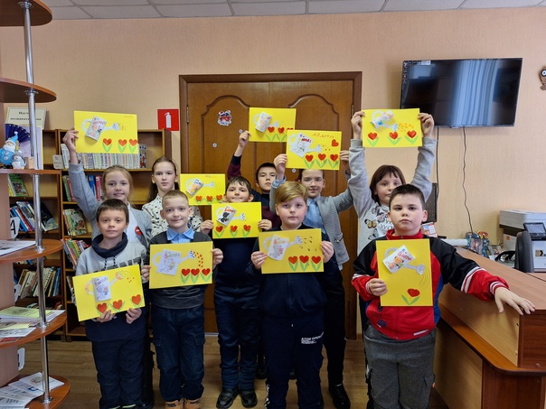 В Трыковской сельской библиотеке прошел мастер-класс по изготовлению праздничной открытки