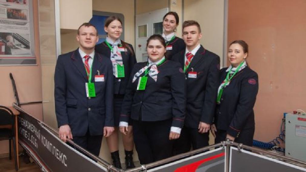 В Брянске проводники пассажирских поездов участвовали в чемпионате «Профессионалы»