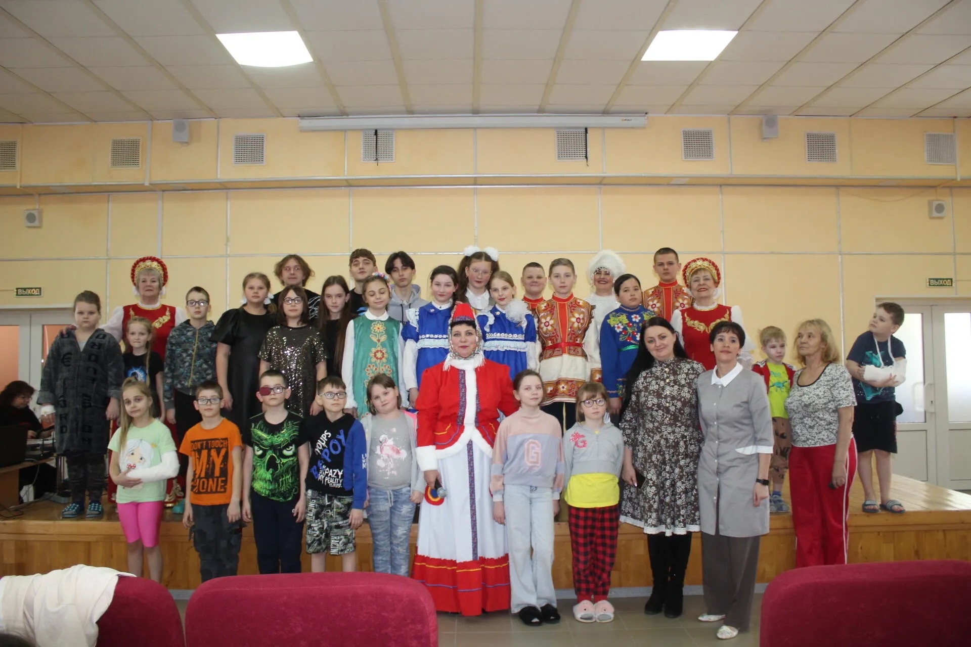 Благотворительному фонду «Ванечка» карачевцы подарили программу «Масленица-Веселуха»