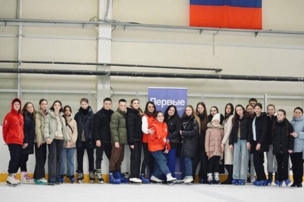 В Комаричах  активисты участвовали  в проекте «Первые, на лед!»