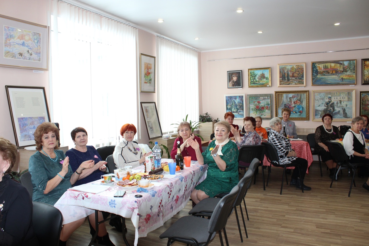 В Карачеве прошла праздничная встреча участников клуба «Вдохновение»