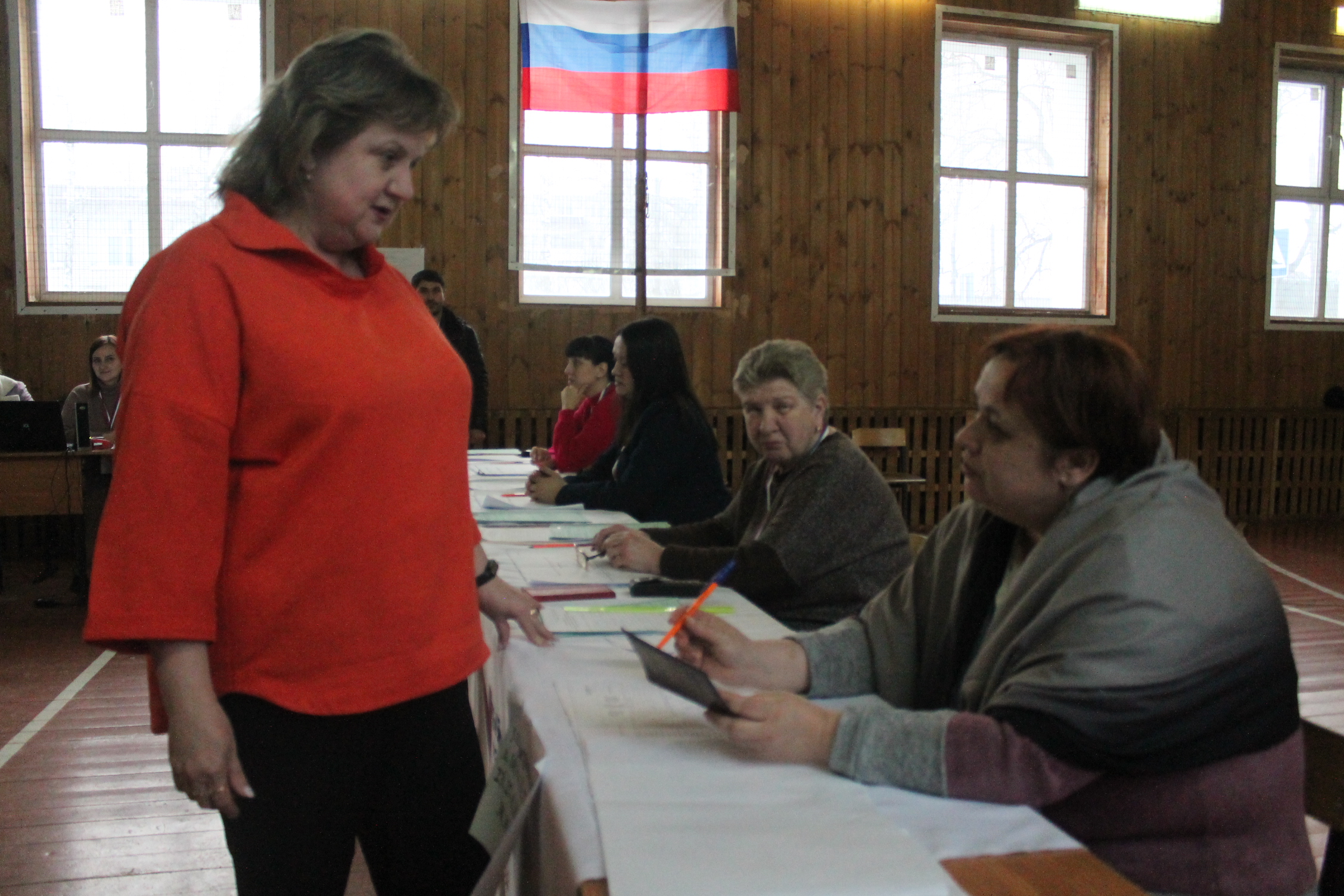 Директор карачевской школы имени А.М.Горького проголосовала на выборах президента РФ