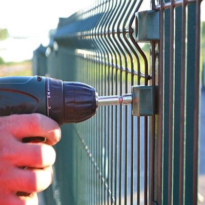 В Новозыбковской ЦРБ проведут капремонт ограждения