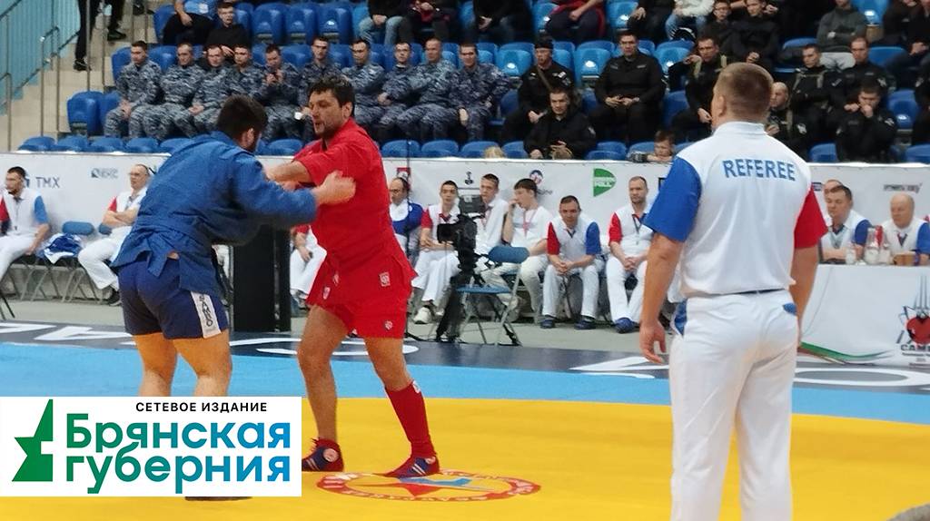 Брянский чемпион Артём Осипенко со счётом 7:0 победил Александра Абраменкова