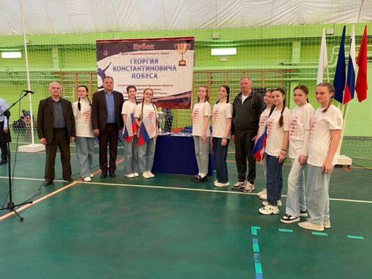 В Стародубе стартовал турнир по волейболу на кубок Лобуса