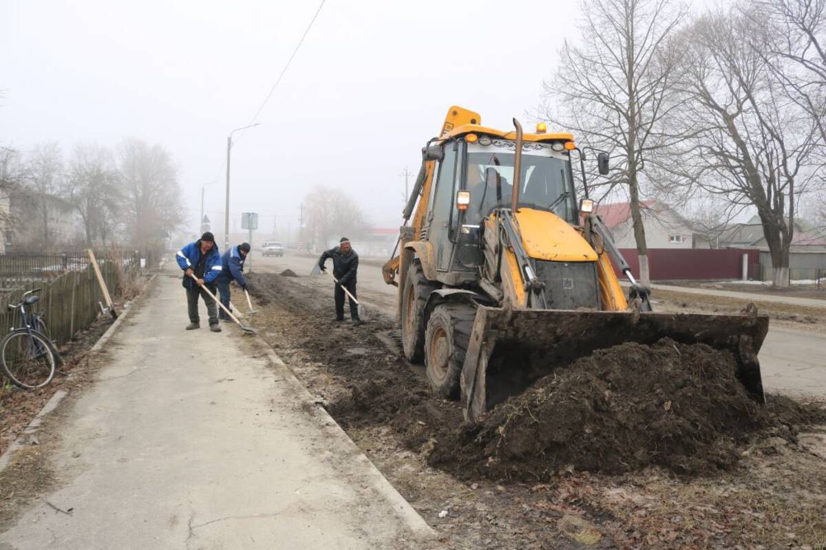 В Комаричском районе  приступили к благоустройству улиц