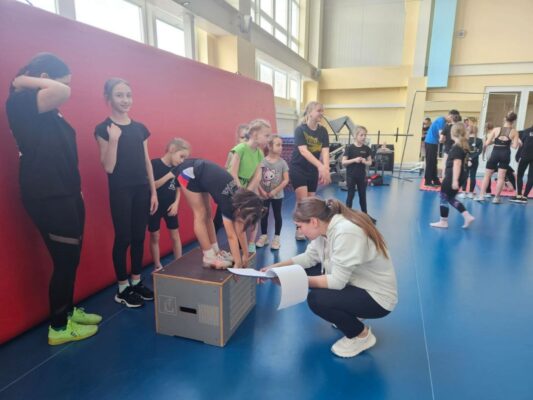 В Брянске прошел фестиваль ГТО для воспитанников школы по фигурному катанию СК «Брянск»