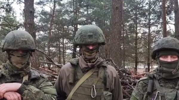 Жительниц Брянщины поздравили с праздником военнослужащие из зоны СВО