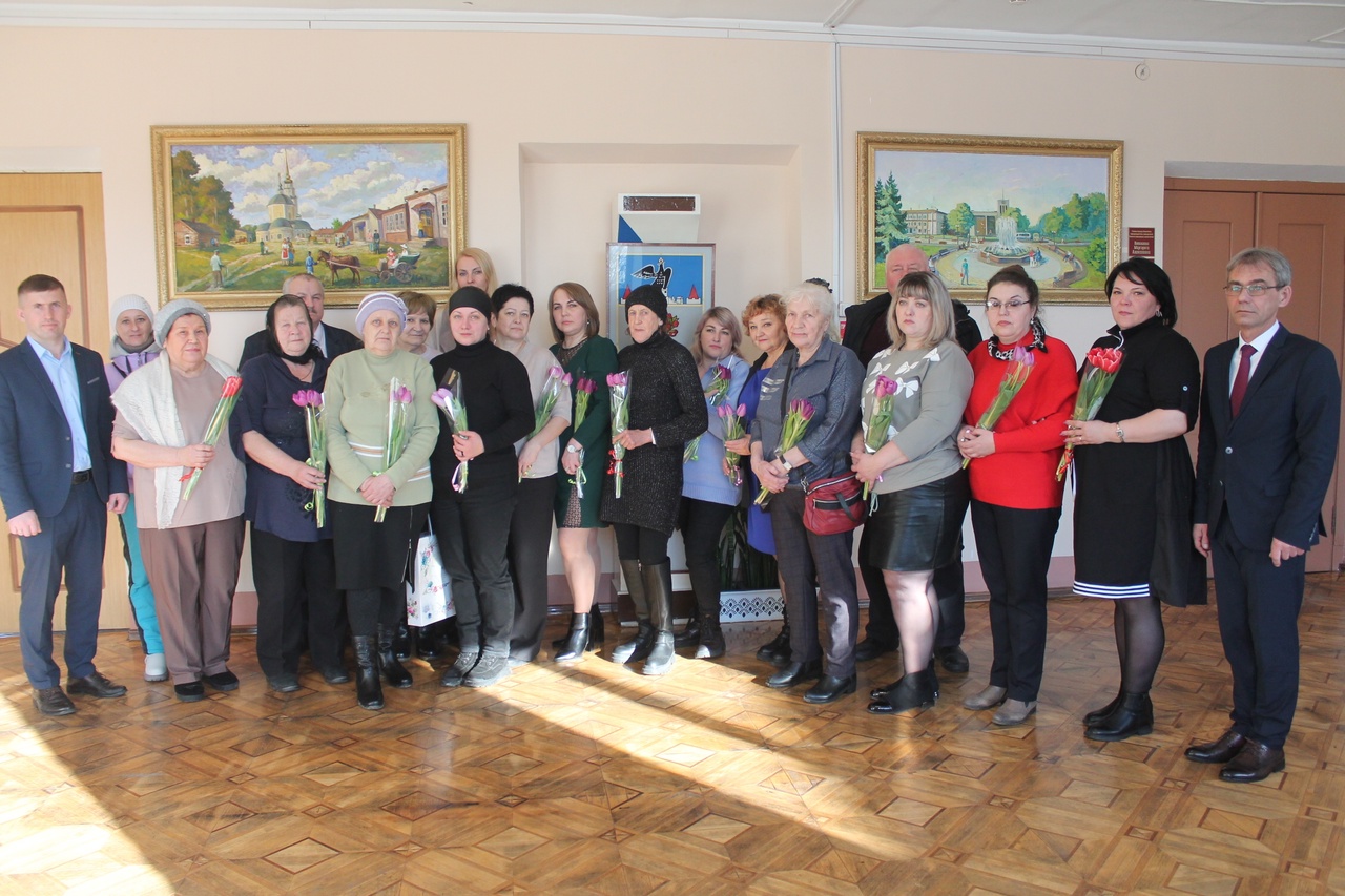 В Карачеве поздравили с 8 марта матерей погибших героев