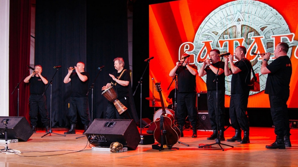 Брянский ансамбль «Ватага» провел концерт для жителей ЛНР