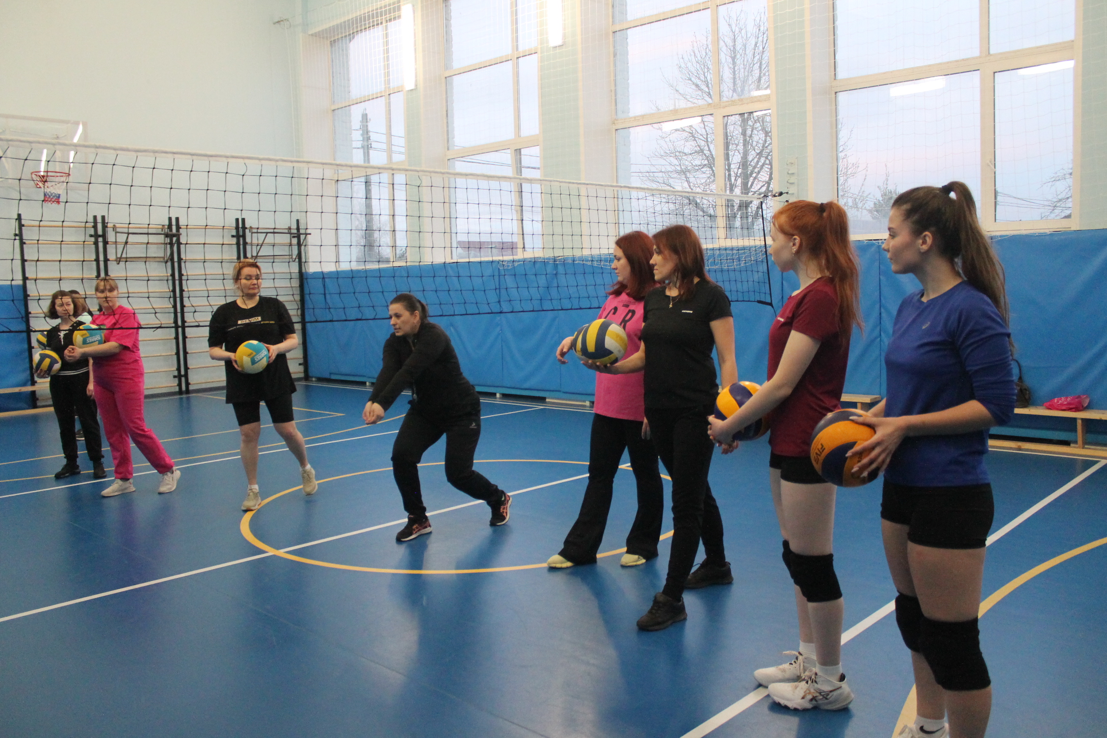 В Карачеве провели урок «Волейбол для любителей»