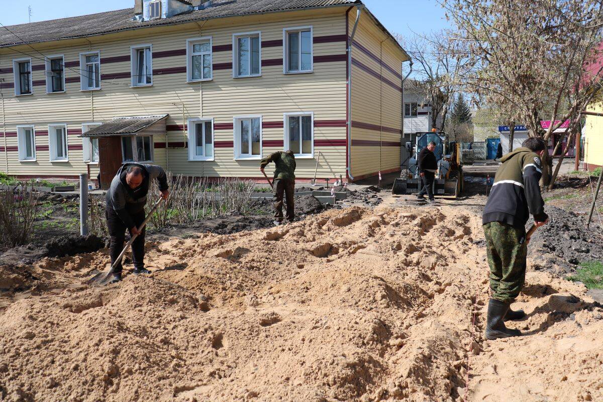 В брянском Стародубе  благоустраивают дворы