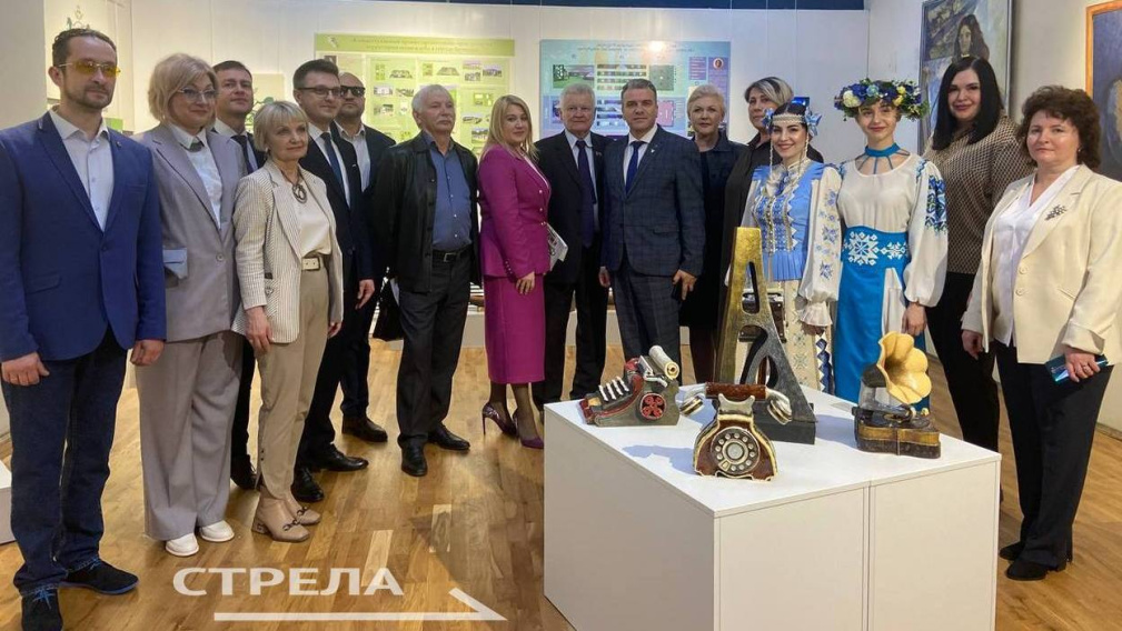 В Брянске международная выставка «Традиции и современность» открылась