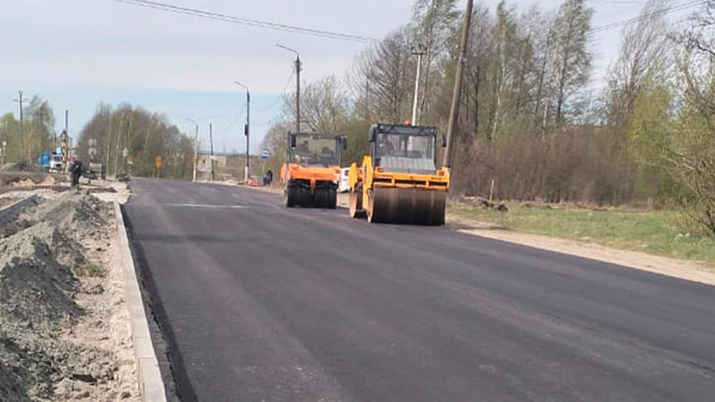 В Володарском районе Брянска продолжают ремонтировать улицу Кирпичную