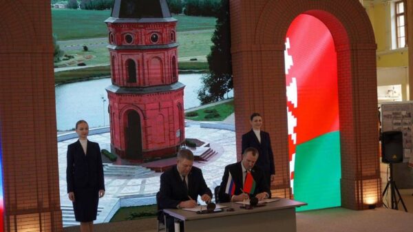 Губернатор Брянского региона  Александр Богомаз побывал на  выставке «Могилевщина — героическое прошлое и славное будущее»