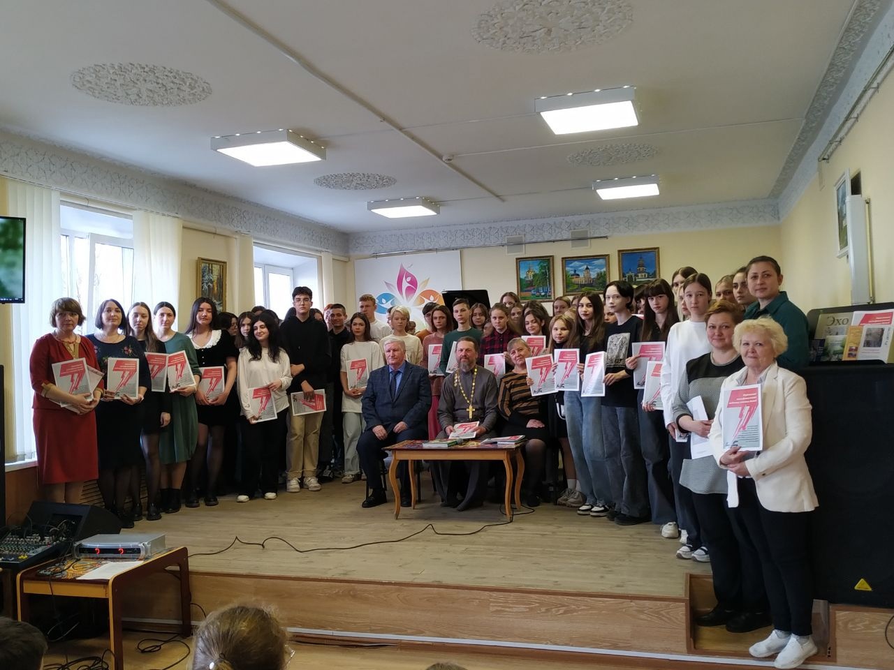 В Карачевской школе искусств прошла презентация  книги