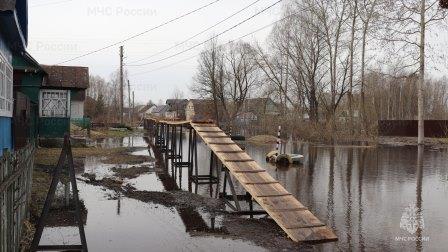 По данным МЧС России по Брянской области на территории региона продолжается развитие весеннего половодья