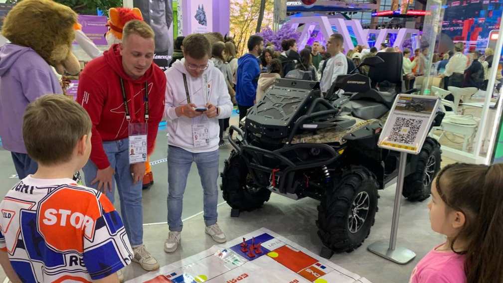 Брянские активисты 12 мая участвуют в мероприятиях выставки-форума «Россия»