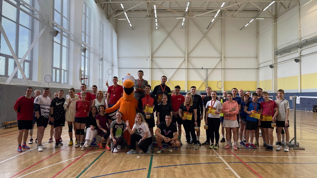 В Брянске состоялся турнир по бадминтону в честь Дня Победы