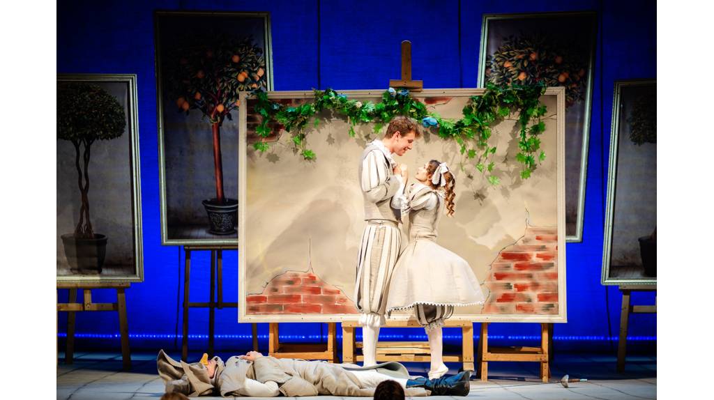 В Брянске Могилёвский драмтеатр представил комедию «Романтики»