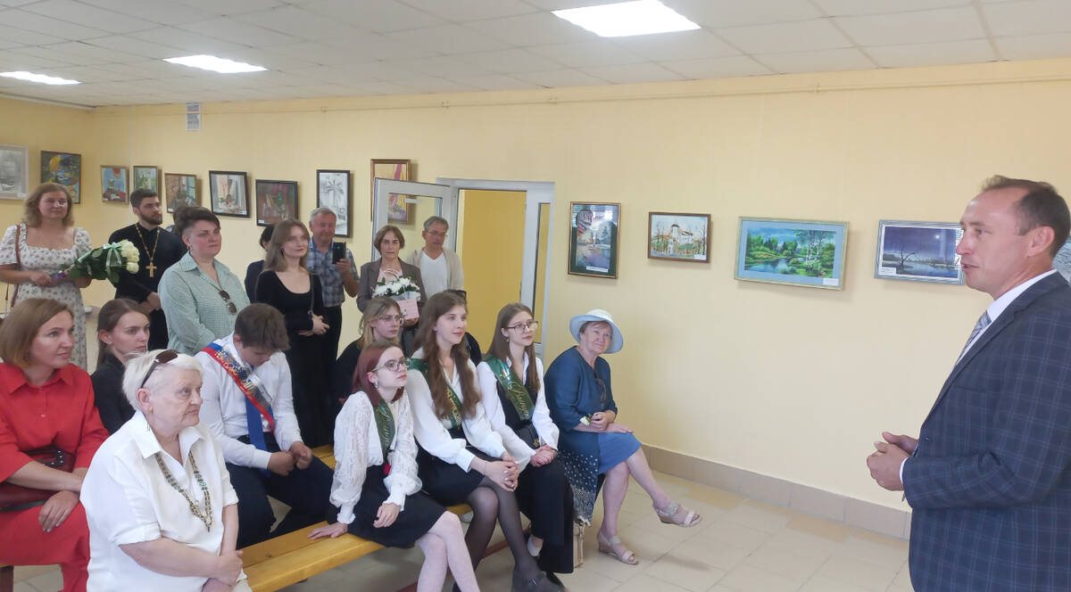 В Брянкой Жуковке открылась новая художественная выставка