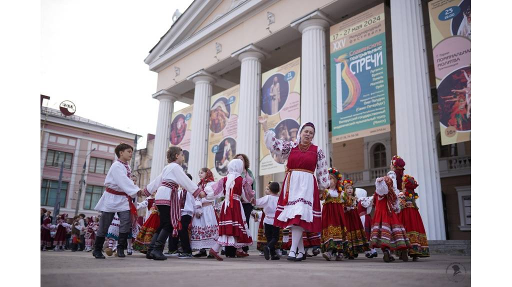 В Брянске открылся Международный фестиваль «Славянские театральные встречи»