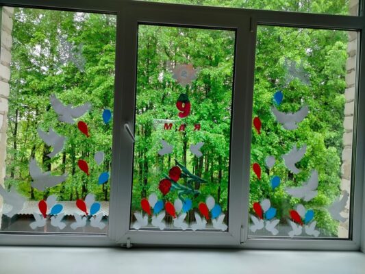 Жители Жирятинского района провели акцию «Окна Победы»