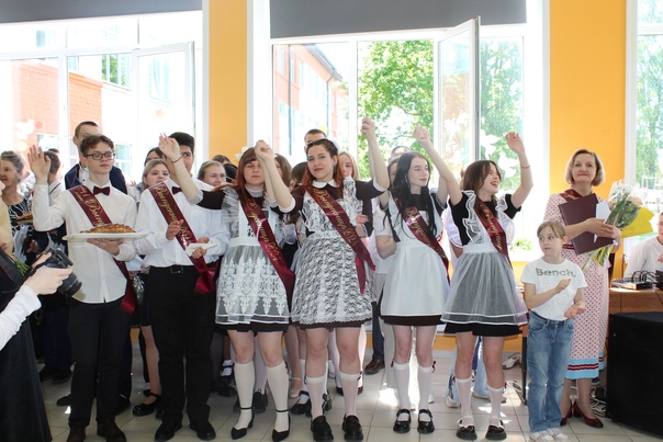 В школах Карачевского района прозвучал последний звонок