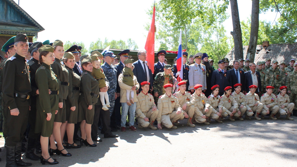 В Стародубском округе  Брянской области торжественно поздравили с Днём Победы ветерана
