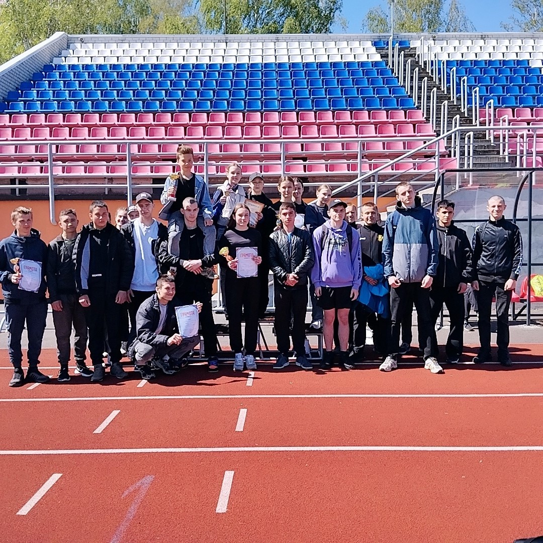 На карачевском стадионе «Снежеть» прошли соревнования для школьников