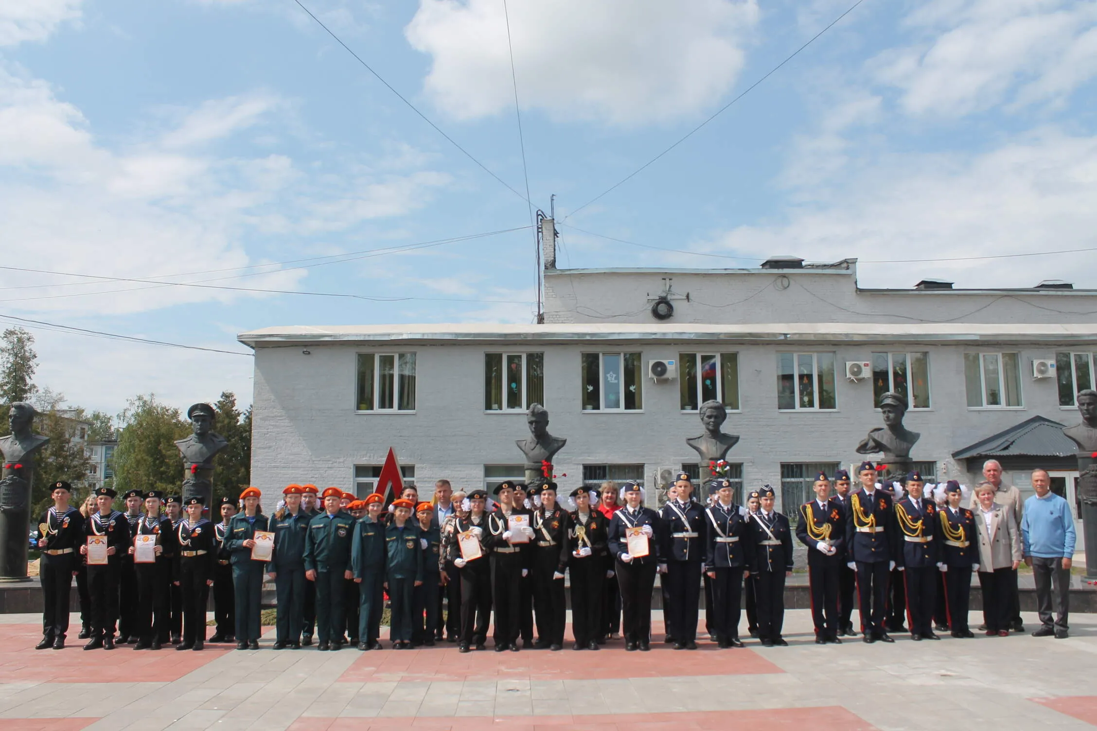 В Карачеве прошел конкурс юнармейцев