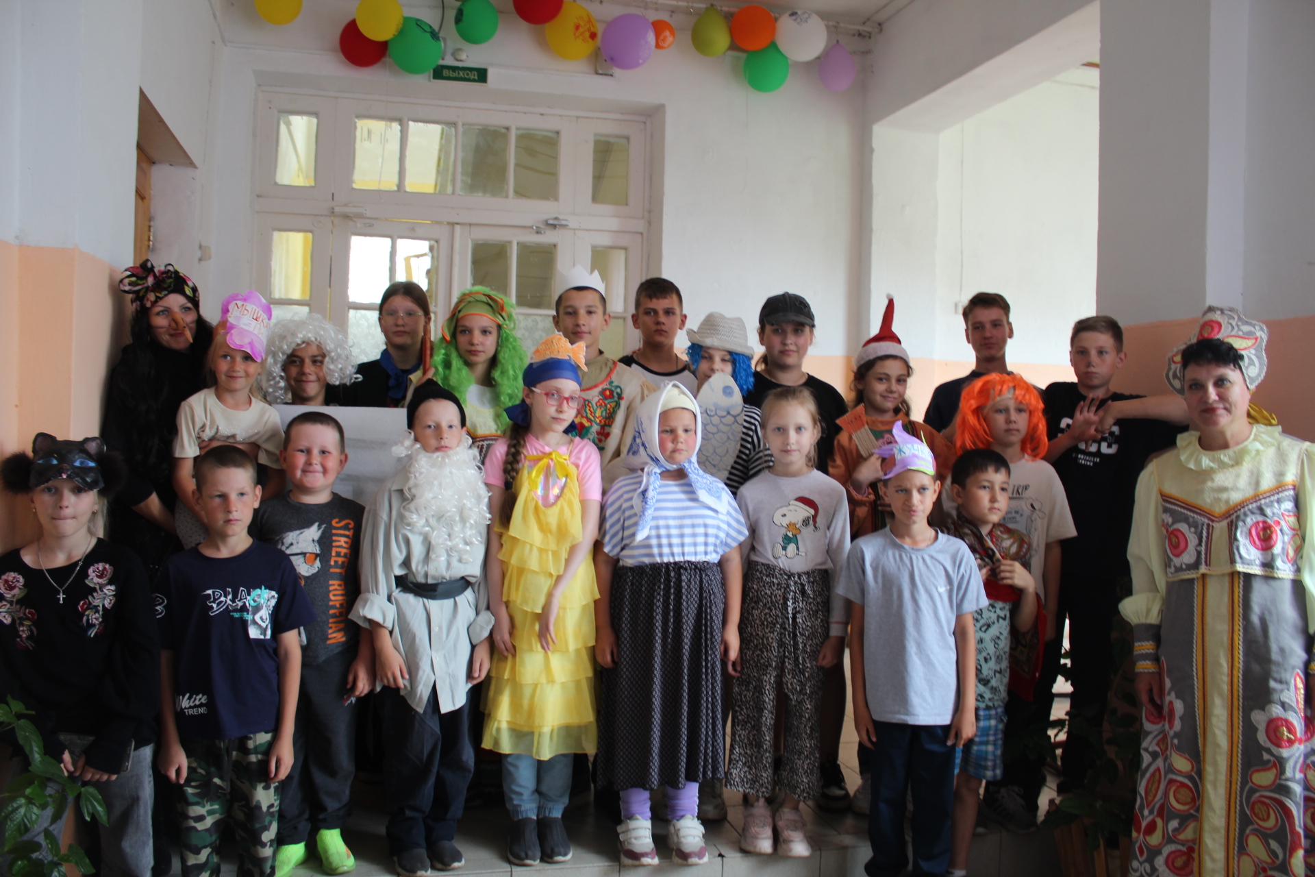 Для детей Вельяминовской школы провели театрализованную программу «Спасаем русские сказки»