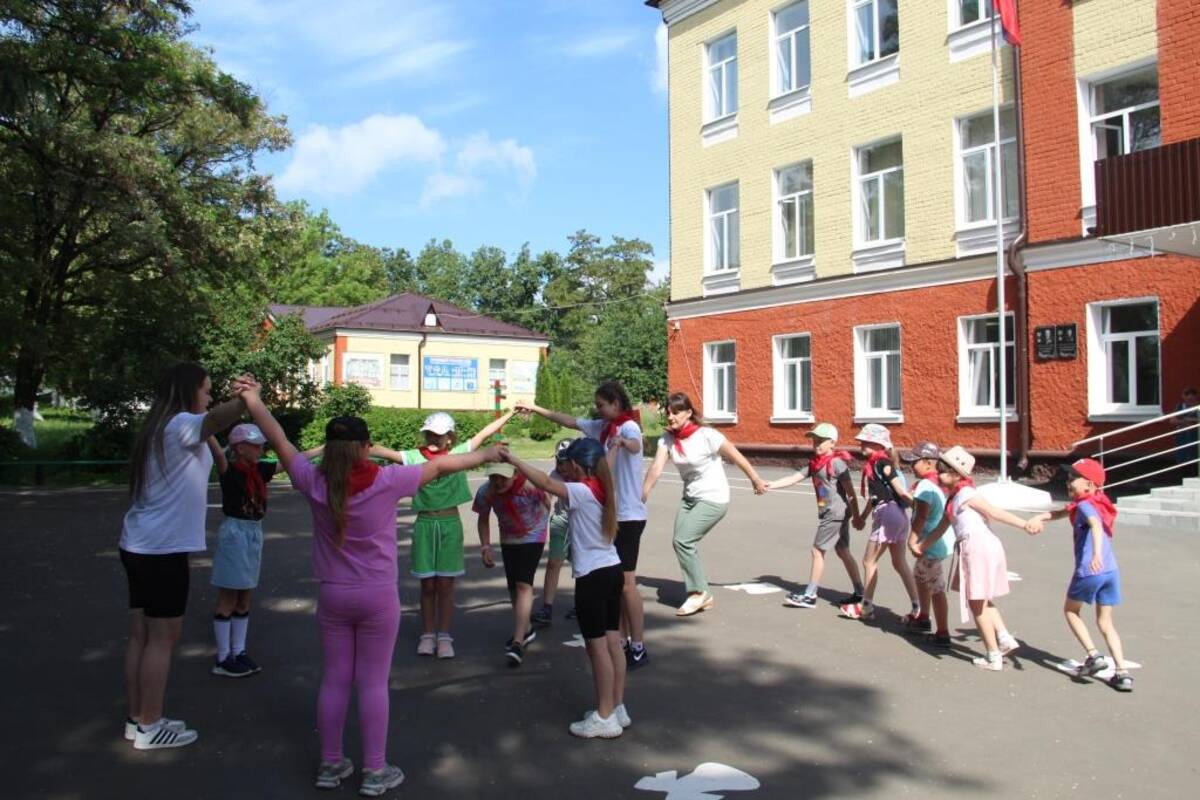 В Локотской школе начал работать летний оздоровительный лагерь