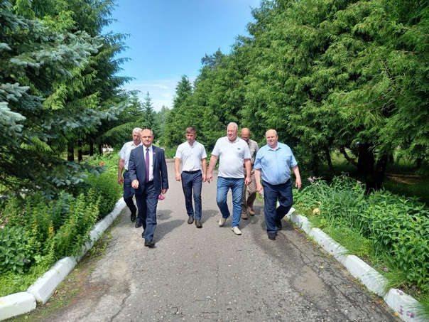 В преддверии Дня социального работника  Депутат Государственной Думы Николай Щеглов побывал в Карачевском районе