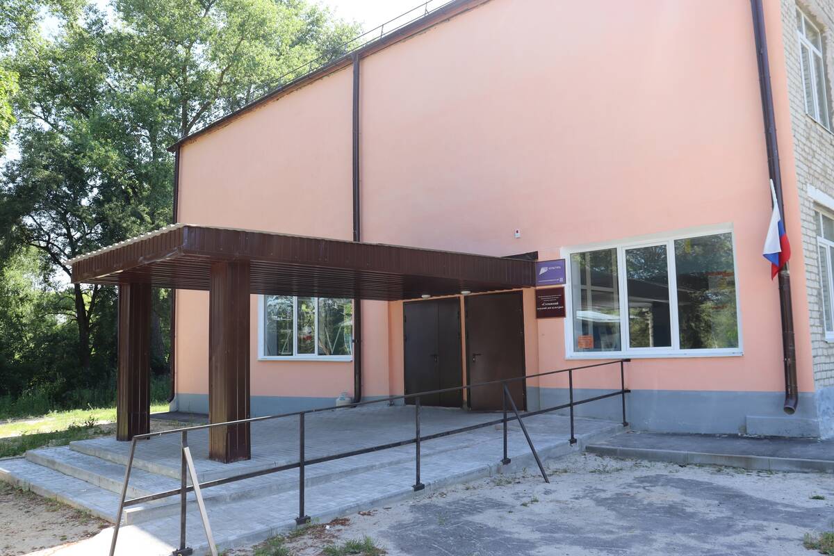 В Погарском районе сделали ремонт  сельского Дома культуры