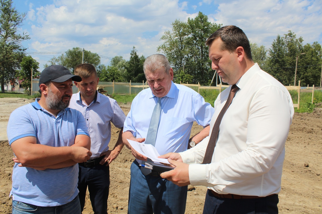 В Карачевском районе с рабочим визитом побывал заместитель Губернатора Брянской области Николай Симоненко