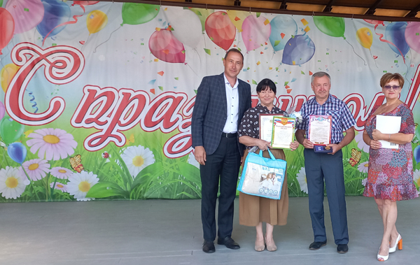 В парке культуры Жуковки  Брянской области проходит большой семейный праздник