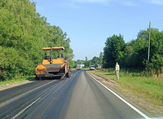 В брянской Суземке обновляют дорогу «Суземка -Трубчевск»