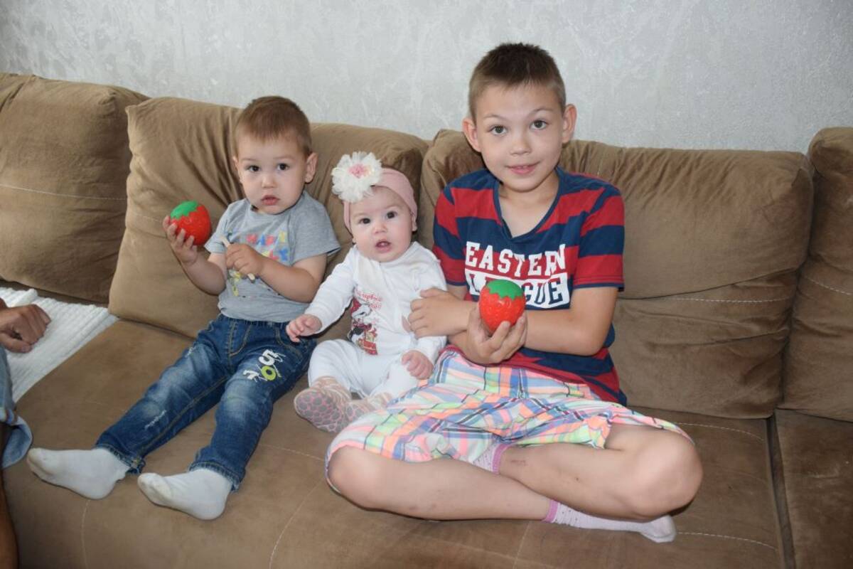 Спортивная семья Мартыненковых из Климово принимала поздравления с праздником