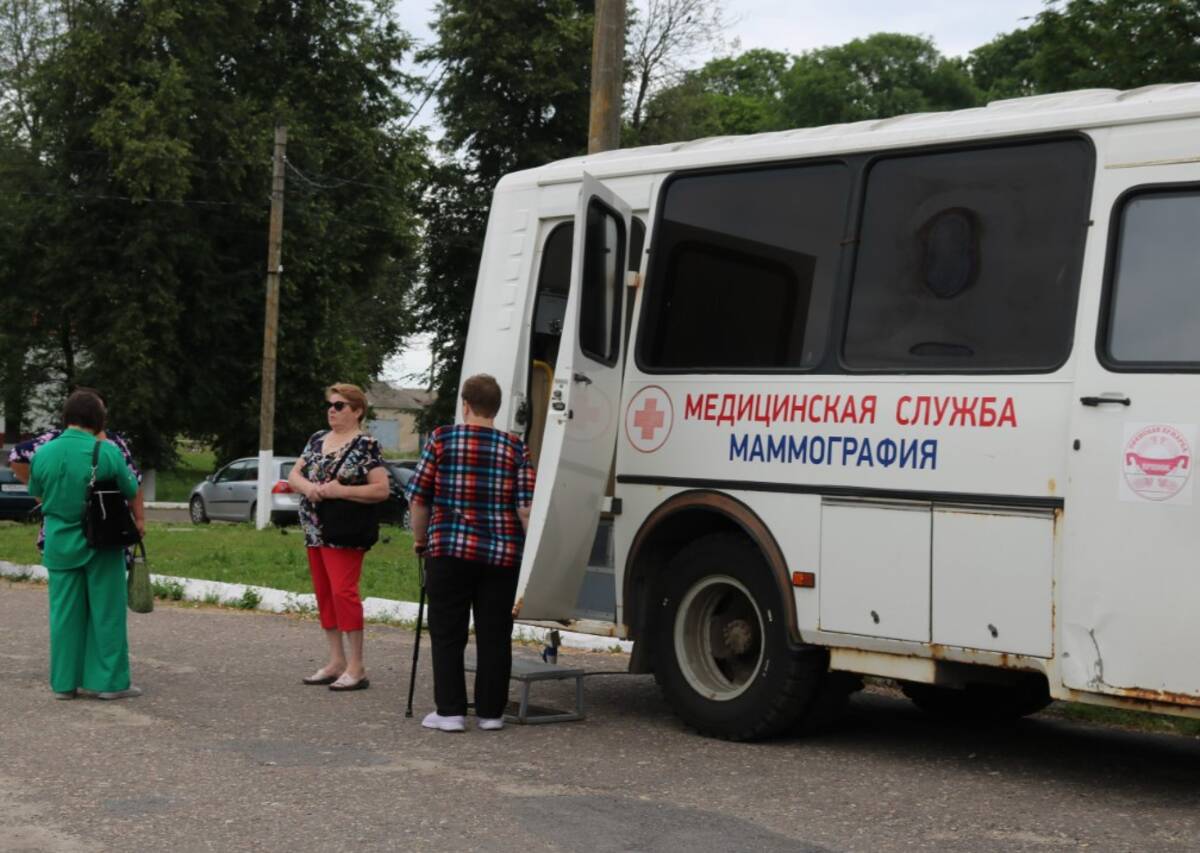 В Комаричкую ЦРБ еженедельно приезжает передвижной маммограф