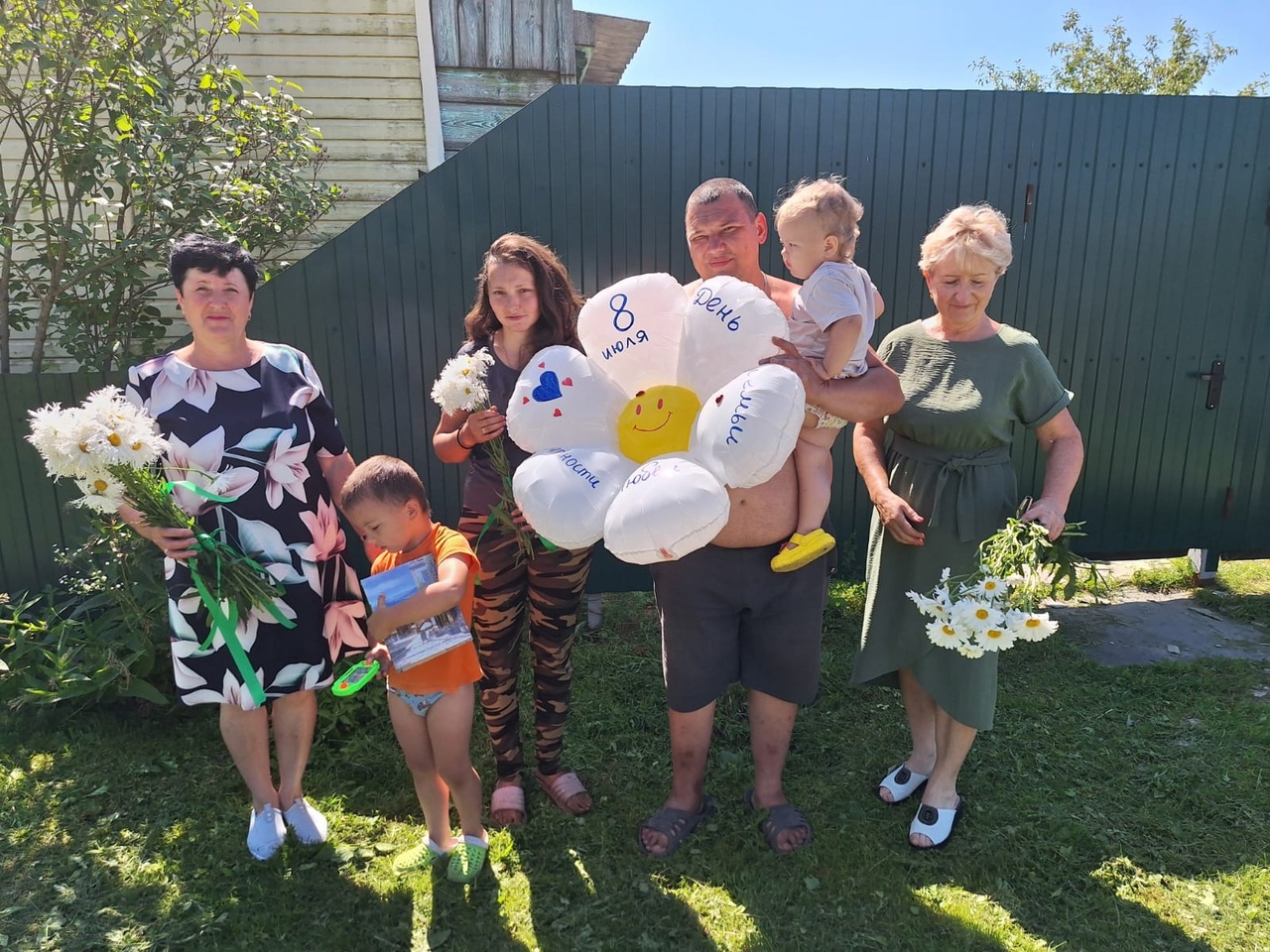 В Карачевском районе прошла акция-поздравление «Под покровом Петра и Февронии»