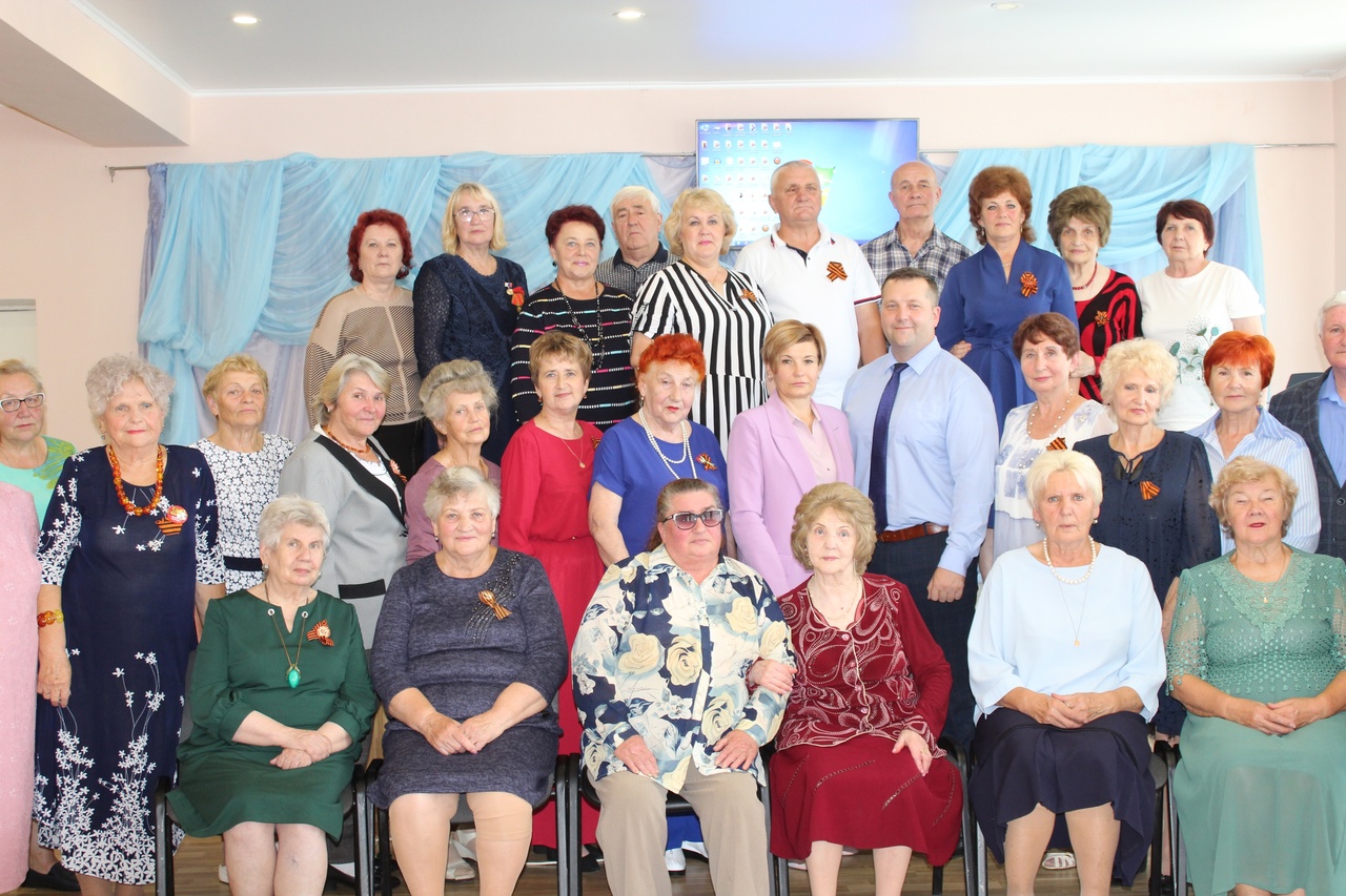 В Карачеве накануне Дня города прошла встреча членов клуба ветеранов труда «Вдохновение»