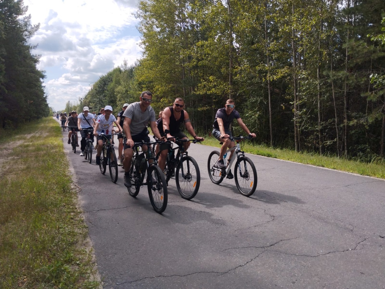В Карачеве ко Дню города прошел велопробег