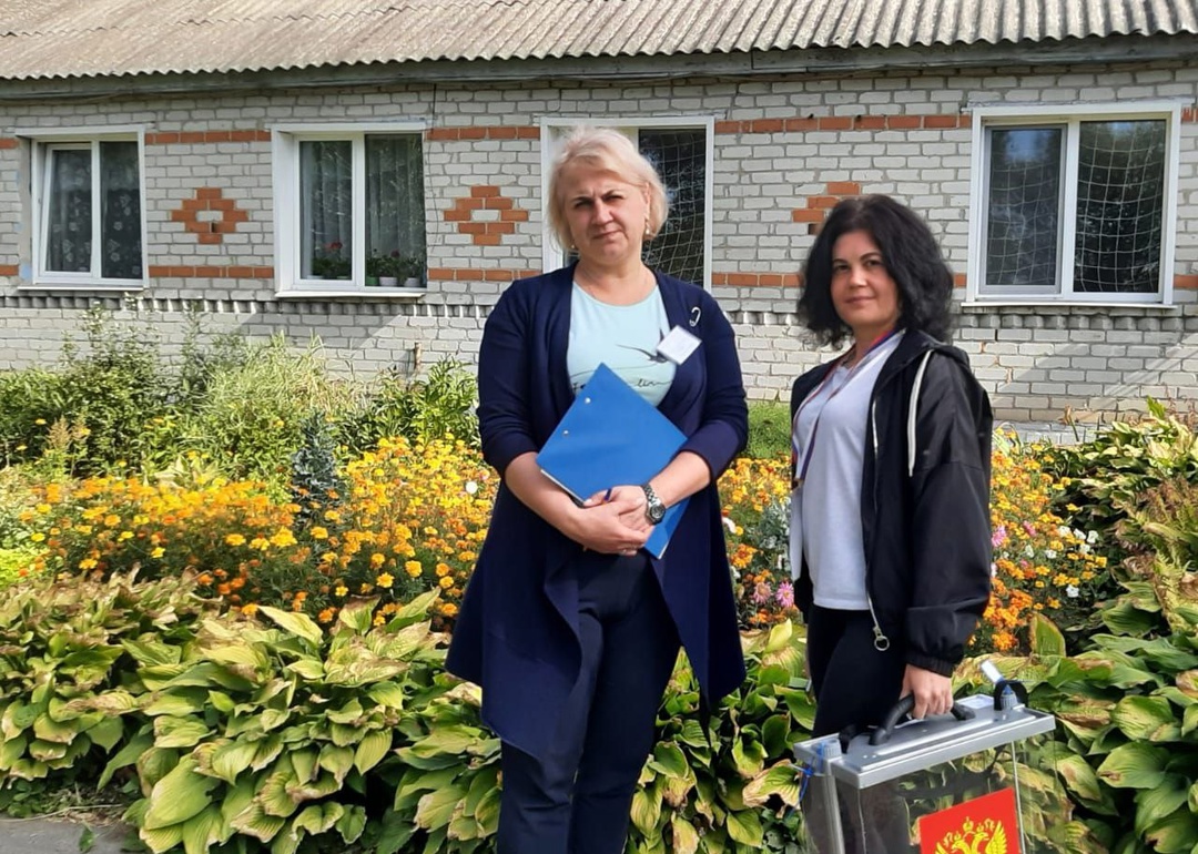 Карачевские избиратели пользуются правом проголосовать на дому