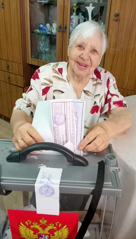 В Карачеве жители преклонного возраста голосуют на дому